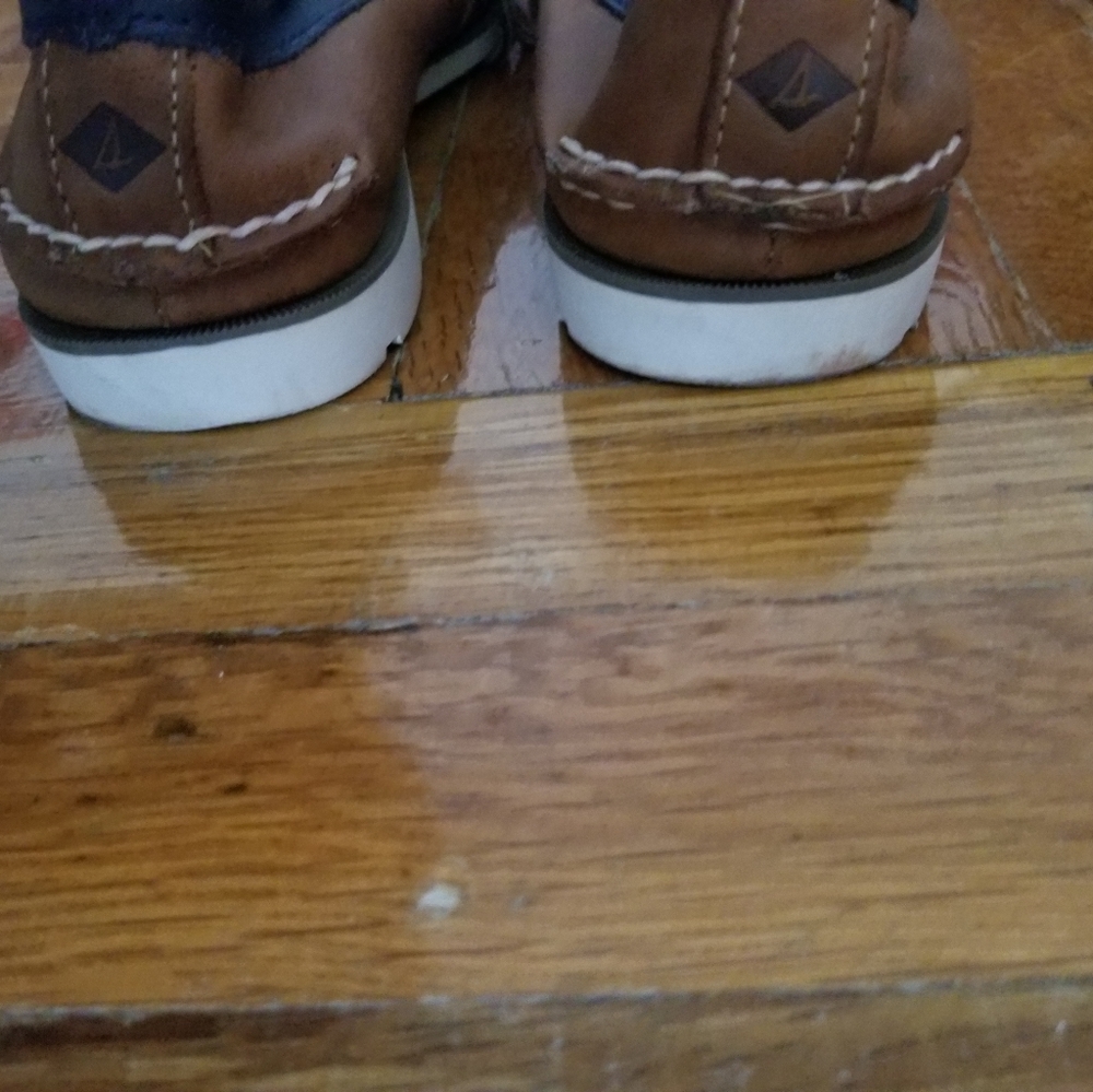 Shoes - Picture 3 of 4